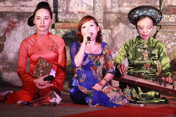 "Miền g&aacute;i đẹp" hấp dẫn ở Huế